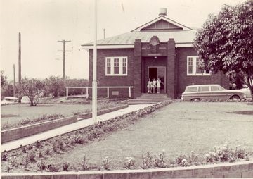 ANZACMemorialHall.jpg