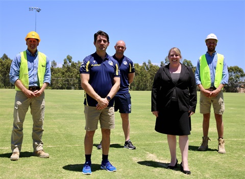 Mayor Byrne with former Eels players Isaac De Gois and David Gower, project surveyor Anthony Mercieca and David Gardner.JPG